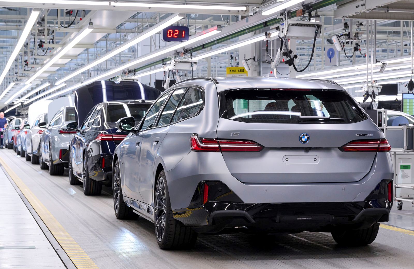 BMW nastavlja s dobrim rezultatima električnih modela, i5 je poseban slavljenik